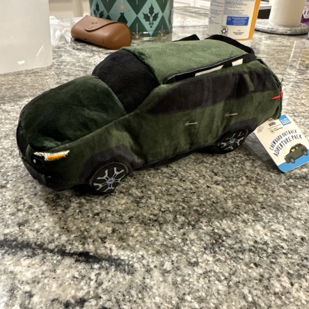 BARK SUBARU chewbaru outback adventure pack‎ dog toy 2026 NEW 2 toys in 1